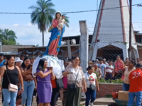 SANTA FE VIVE CON FE Y DEVOCIÓN LA PROCESIÓN EN HONOR A LA VIRGEN DEL ROSARIO